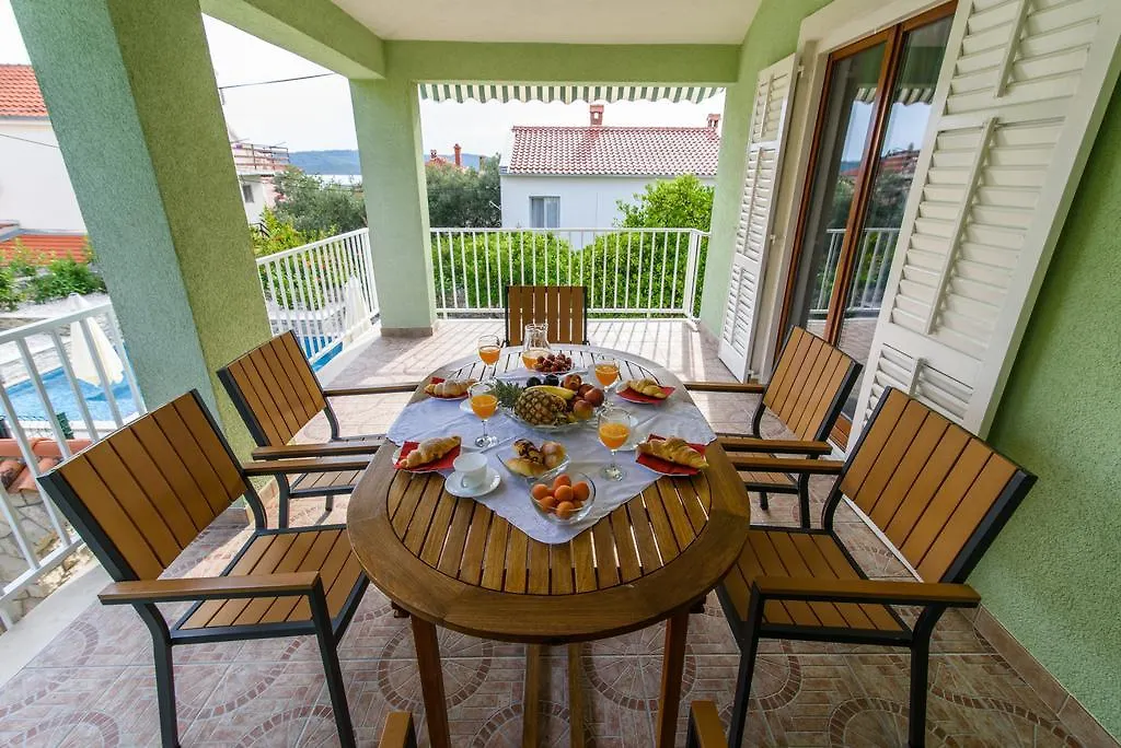 Apartments Dubravka Trogir Kroatien