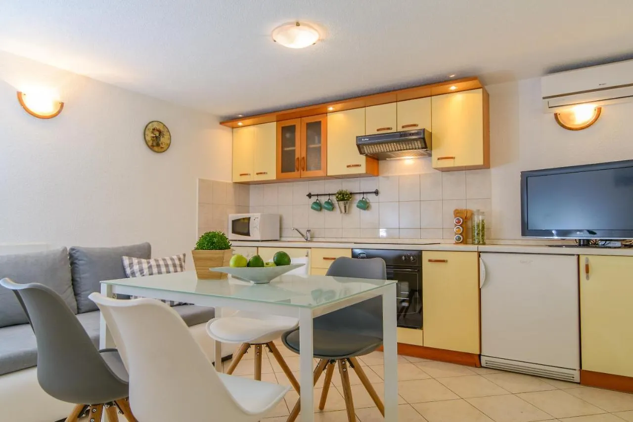 Apartments Dubravka Trogir 0*,  Kroatien
