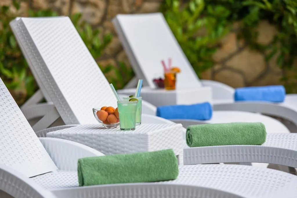 Apartments Dubravka Trogir 0*,
